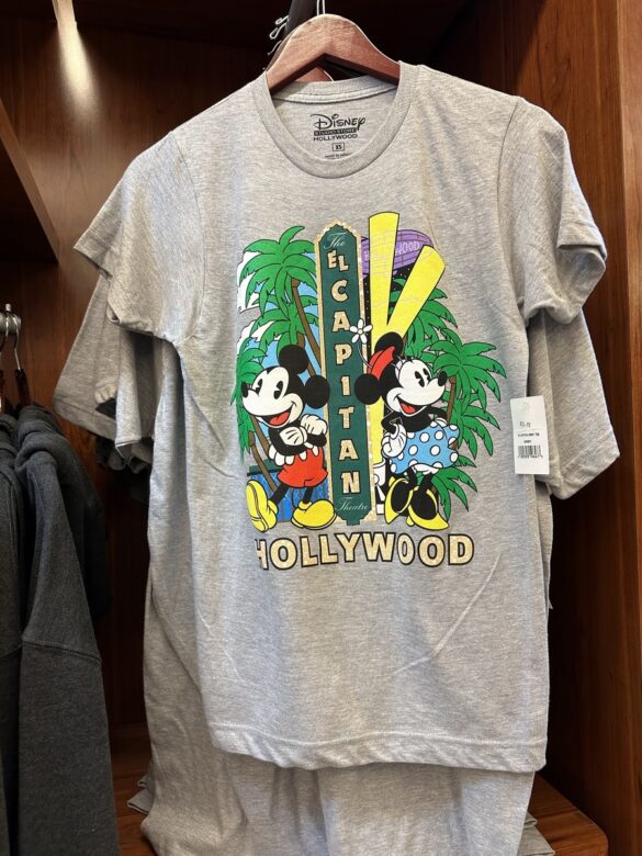 ハリウッド限定のディズニーTシャツ