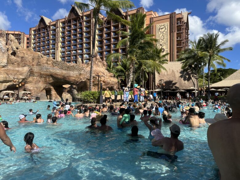 アウラニのプールパーティー